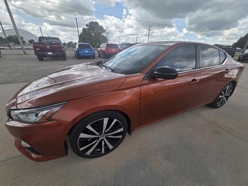 2022 Nissan Altima SR FWD