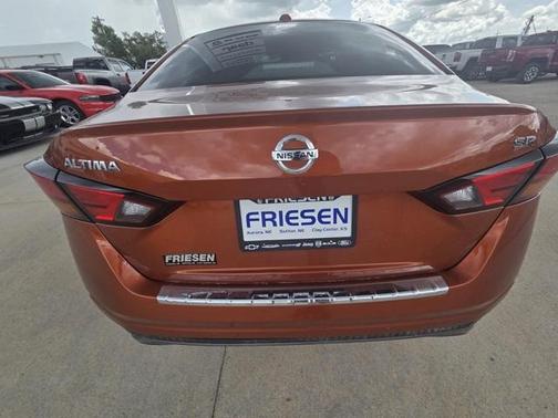 2022 Nissan Altima SR FWD