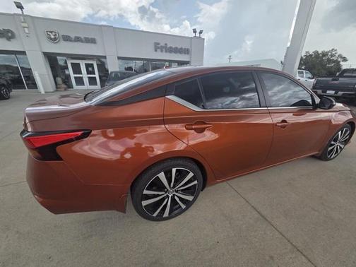 2022 Nissan Altima SR FWD
