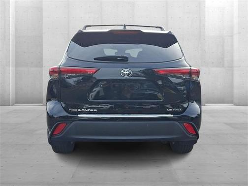 2022 Toyota Highlander LE