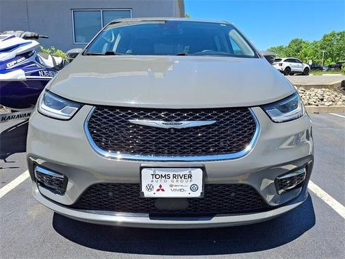 2022 Chrysler Pacifica Hybrid Touring L