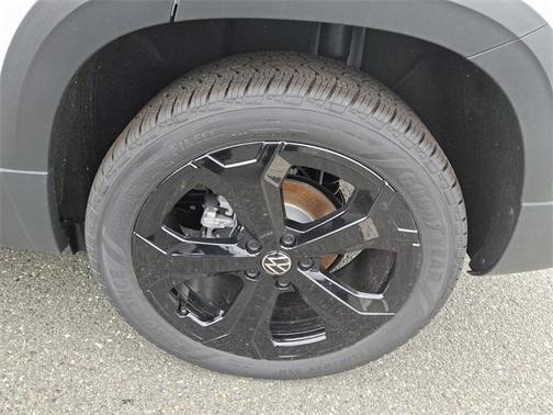2025 Volkswagen Taos 1.5T SEL