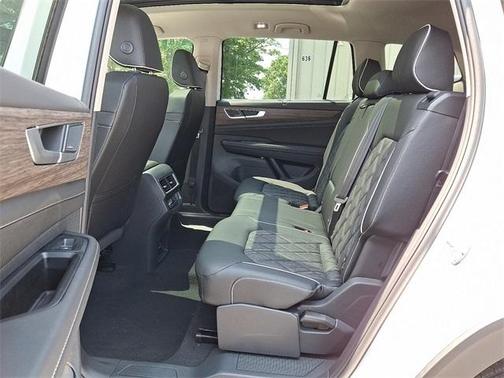 2025 Volkswagen Atlas 2.0T SEL Premium R-Line