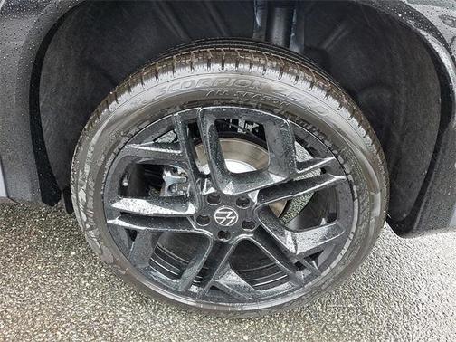 2025 Volkswagen Tiguan 2.0T SE R-Line Black