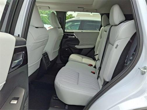 2025 Mitsubishi Outlander SEL