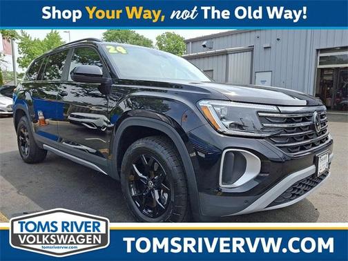 2024 Volkswagen Atlas 2.0T Peak Edition SE w/Technology