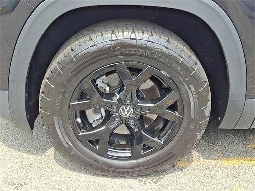 2024 Volkswagen Atlas 2.0T Peak Edition SE w/Technology