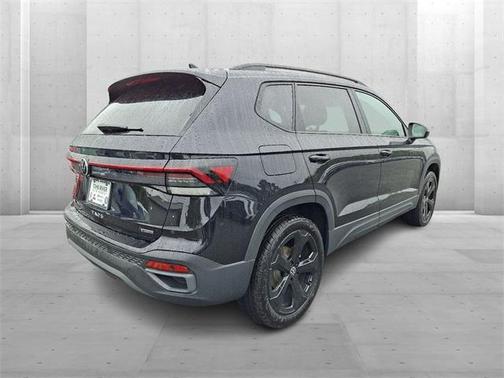2025 Volkswagen Taos 1.5T SE Black