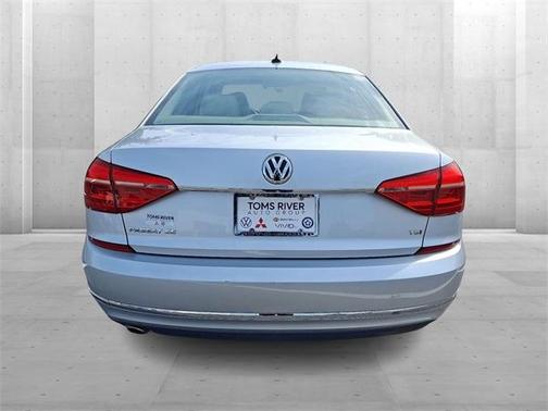 2016 Volkswagen Passat 1.8T SE