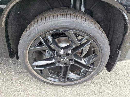 2025 Volkswagen Tiguan 2.0T SE R-Line Black