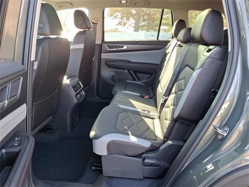 2025 Volkswagen Atlas 2.0T Peak Edition