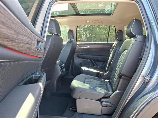 2025 Volkswagen Atlas 2.0T SEL Premium R-Line