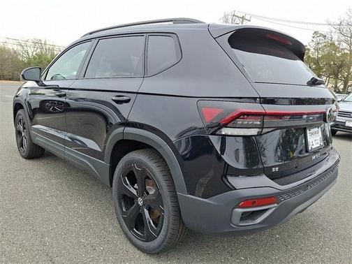 2025 Volkswagen Taos 1.5T SE Black