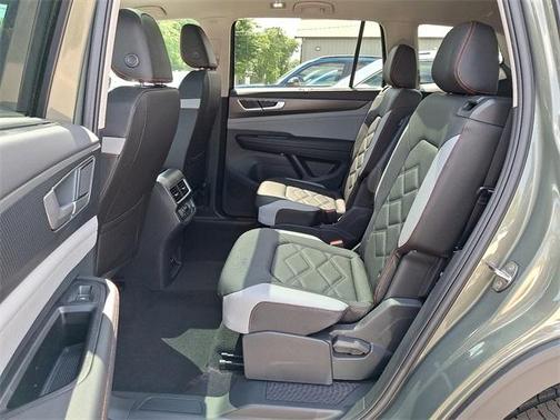 2025 Volkswagen Atlas 2.0T Peak Edition