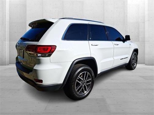 2020 Jeep Grand Cherokee Laredo