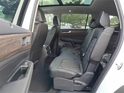 2025 Volkswagen Atlas 2.0T SEL Premium R-Line