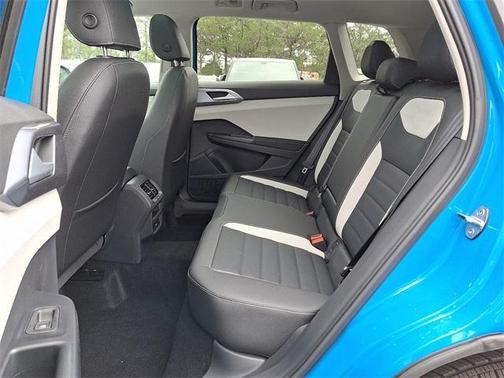 2025 Volkswagen Taos 1.5T SEL