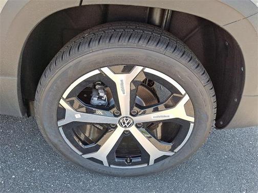 2025 Volkswagen Taos 1.5T SEL