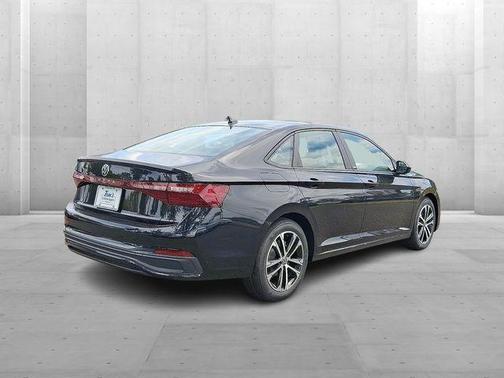 Deep Black Pearl Effect 2026 Volkswagen Jetta 1.5T Sport