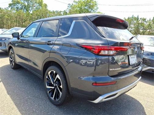 2025 Mitsubishi Outlander PHEV SE