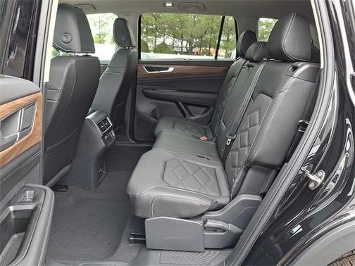 2025 Volkswagen Atlas 2.0T SE
