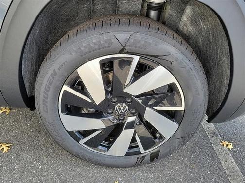 2024 Volkswagen Atlas Cross Sport 2.0T SEL