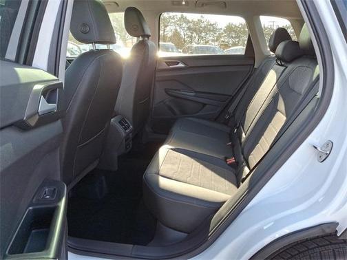 2025 Volkswagen Taos 1.5T SE Black