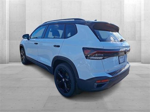 2025 Volkswagen Taos 1.5T SE Black