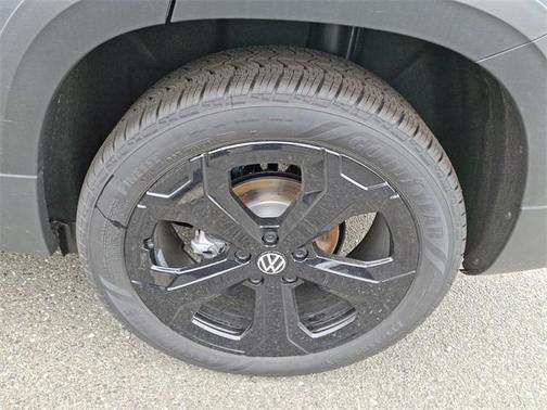 2025 Volkswagen Taos 1.5T SEL