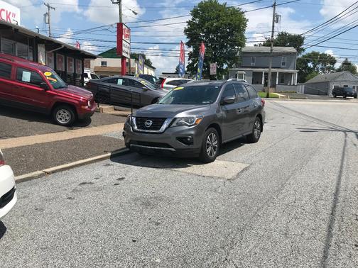 2017 Nissan Pathfinder Platinum