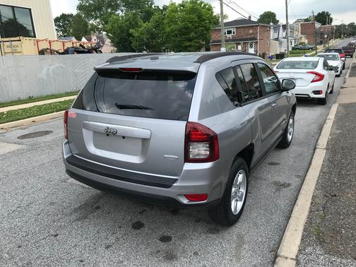 Silver 2016 Jeep Compass Latitude