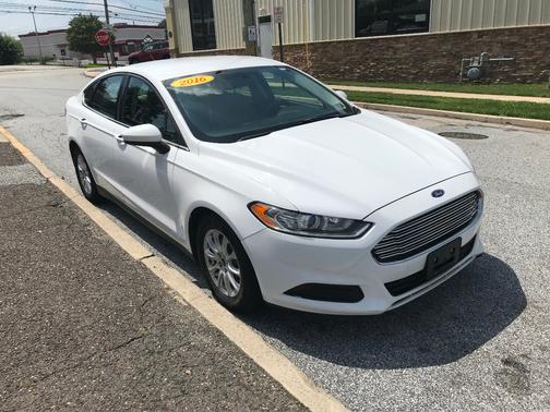 2016 Ford Fusion S