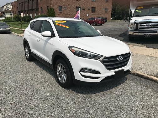 2016 Hyundai TUCSON SE