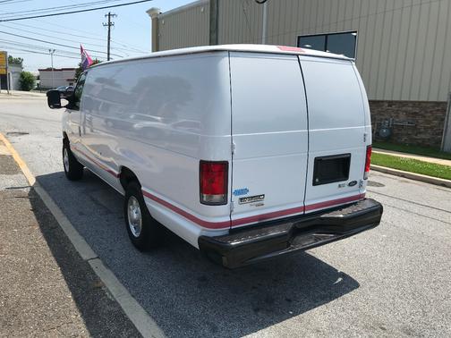 2013 Ford E350 Super Duty Cargo