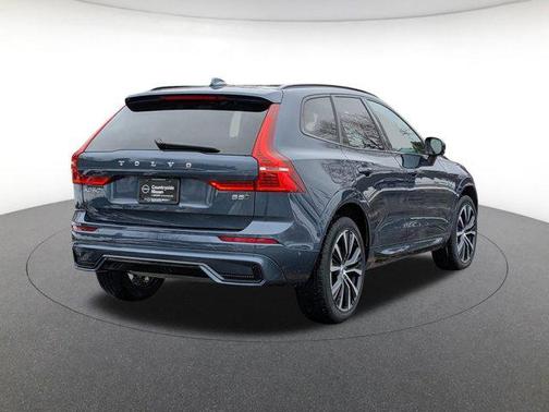 2025 Volvo XC60 B5 Plus