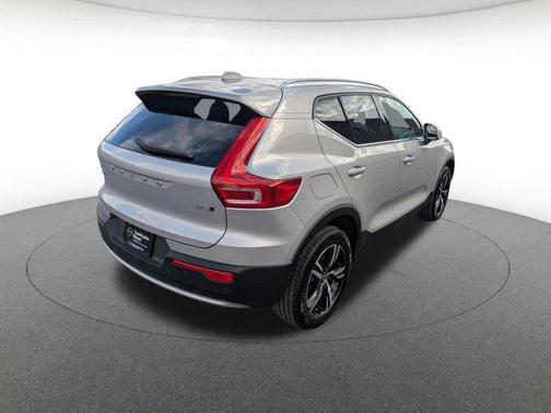 2024 Volvo XC40 B5 Core