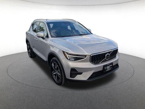 2024 Volvo XC40 B5 Core