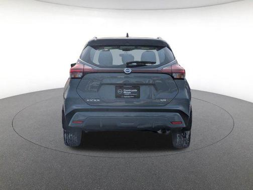 2021 Nissan Kicks SR