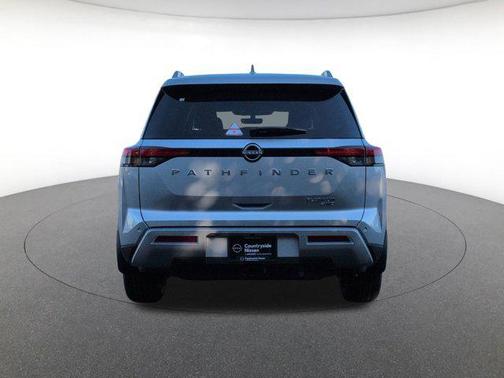 2025 Nissan Pathfinder Platinum 4WD