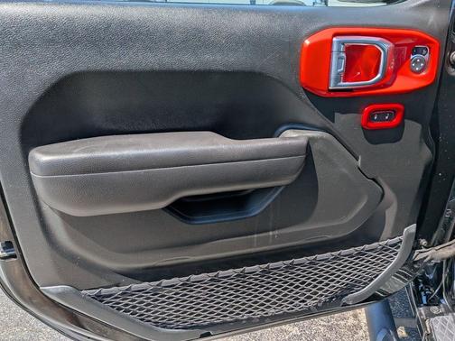 Black Clearcoat 2021 Jeep Gladiator Willys 4x4