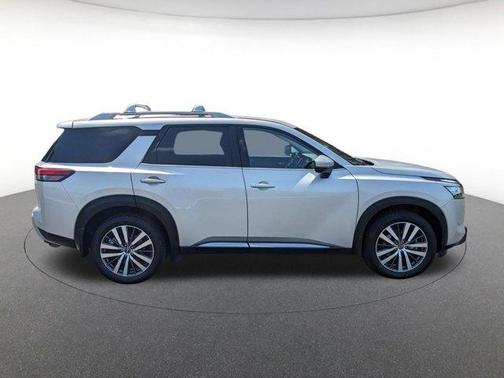 2022 Nissan Pathfinder Platinum 4WD