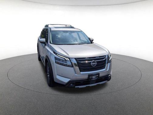 2022 Nissan Pathfinder Platinum 4WD