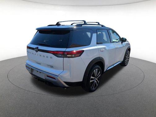 2025 Nissan Pathfinder Platinum 4WD