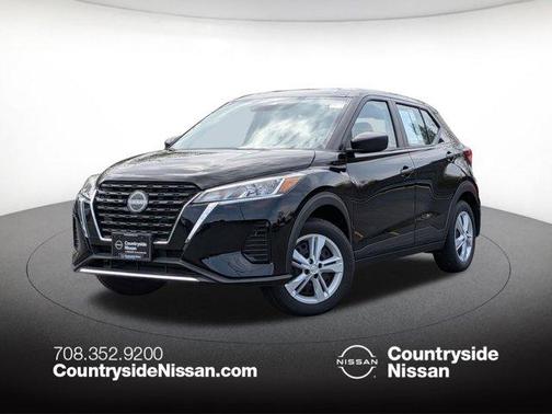 Super Black 2025 Nissan Kicks S