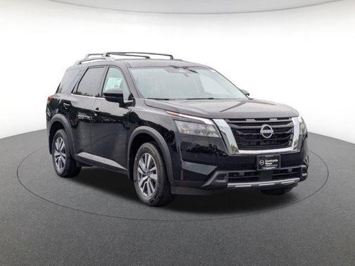 2025 Nissan Pathfinder SL 4WD