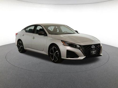 2023 Nissan Altima SR FWD