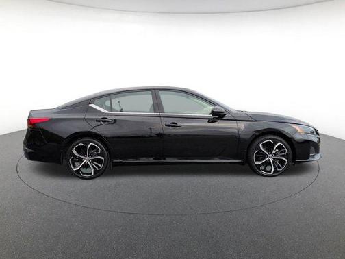 2025 Nissan Altima SR FWD