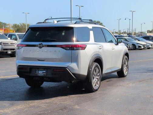 2022 Nissan Pathfinder SV 4WD