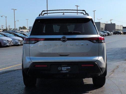2022 Nissan Pathfinder SV 4WD