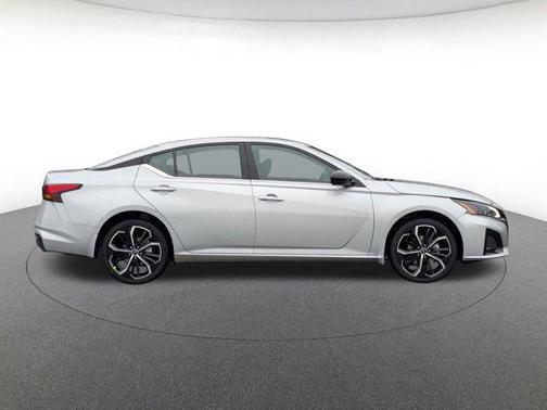 2025 Nissan Altima SR AWD